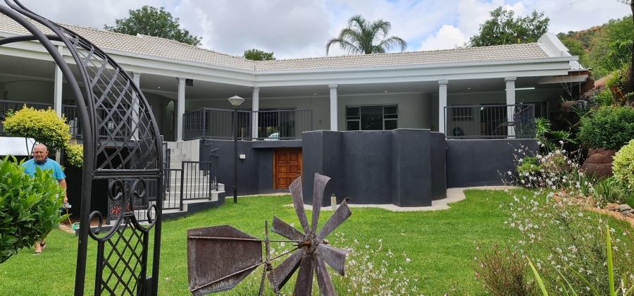 5 Bedroom Property for Sale in Protea Park North West